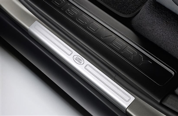 VPLRS0368 - Front Door Sill Plates Etched With Land Rover Logo - For Discovery 5, Genuine Land Rover