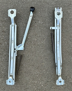 1971 - 1974 Camaro Front Bucket Seat Slider Tracks, Does One Seat LH or RH