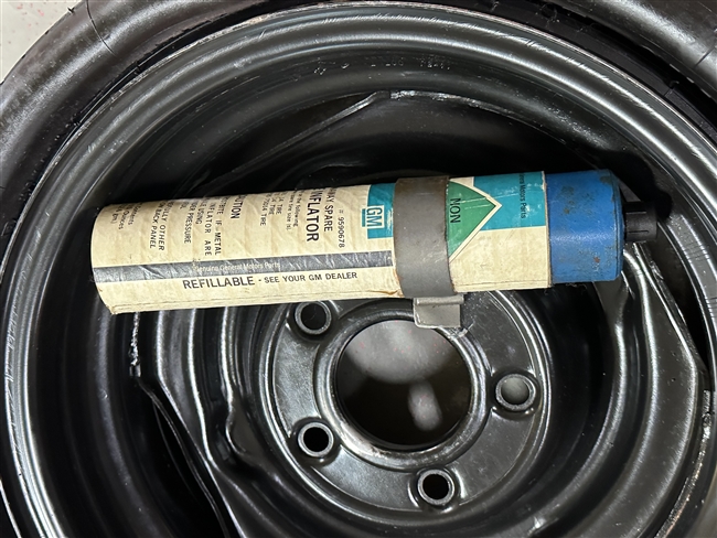 Space-Saver Spare Wheel/Tire + CO2 Inflator