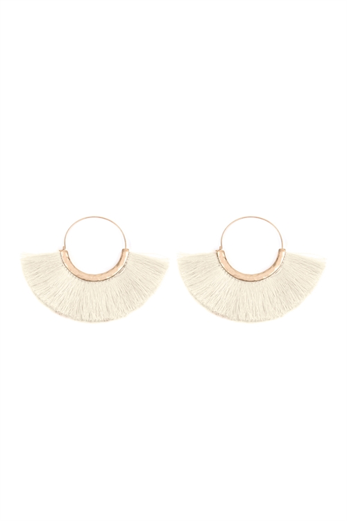 S25-8-3-A8E2136IV - TASSEL FAN HOOP EARRINGS - IVORY/6PCS