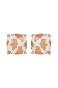 S6-5-5-AE0088NCOW - GLASS CUSHION POST EARRINGS - NATURAL COW/1PC