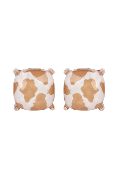 S6-5-5-AE0088NCOW - GLASS CUSHION POST EARRINGS - NATURAL COW/1PC