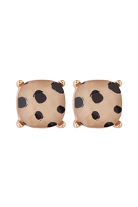 A1-1-2-AE0088NDAL - GLASS CUSHION POST EARRINGS- DALMATIAN BROWN/1PC