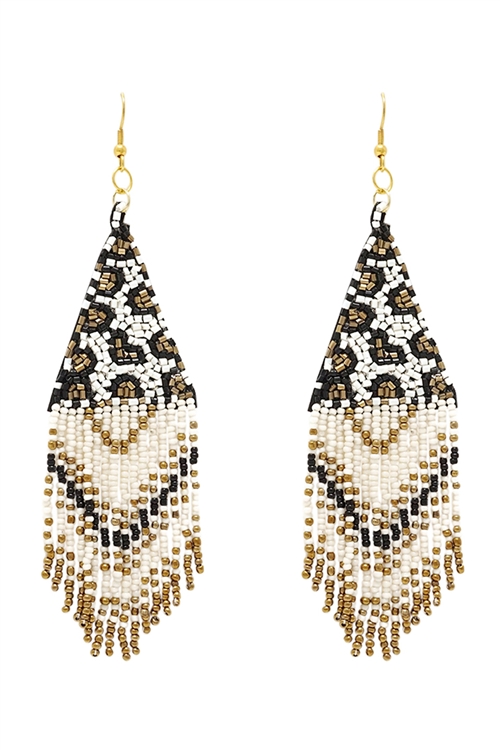 S1-8-3-AE3259-IV - LEOPARD PATTERN TRIANGLE SEED BEADS DROP EARRINGS-IVORY/1PC