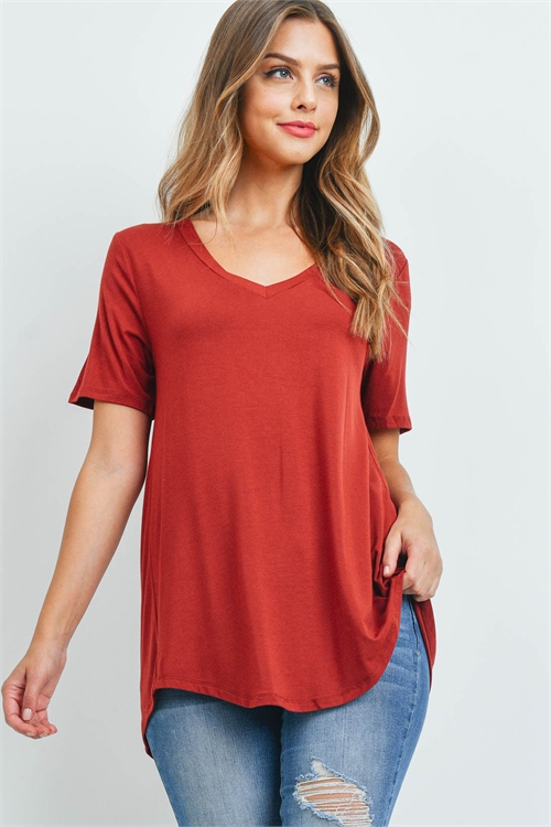 S15-8-4-AT-5541-FB - LUXE RAYON SHORT SLEEVE V-NECK HI-LOW HEM TOP- FIRED BRICK 1-1-2-2