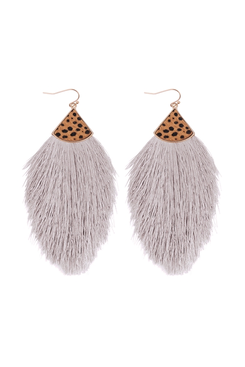 S1-4-4-B5E2239LGRY - REAL CALF CHEETAH HAIR PRINT W/ FEATHER SHAPED THREAD TASSEL EARRINGS - LIGHT GRAY/6PCS