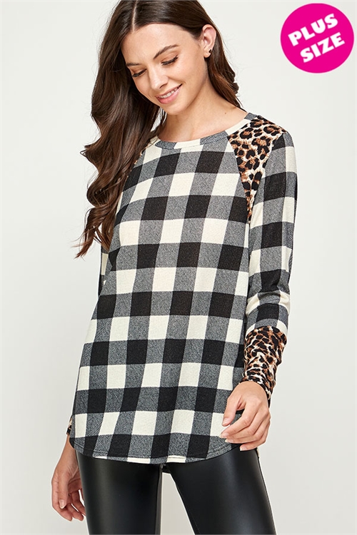 C68-A-1-WT23700X IVORY BLACK CHECKERED PLUS SIZE TOP 2-2-2