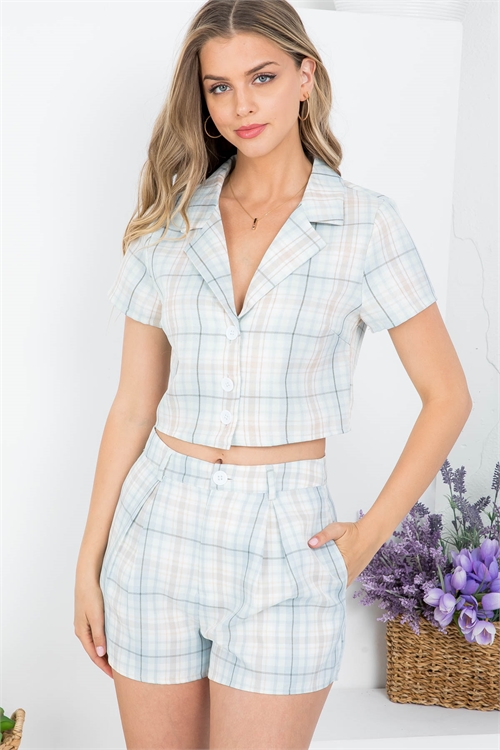 S11-13-2-SET1578 WHITE LIGHT BLUE PLAID TAILORED COLLAR V-NECKLINE BUTTON DOWN TOP & FRONT BUTTON & ZIP CLOSURE SHORTS SET 3-2-1