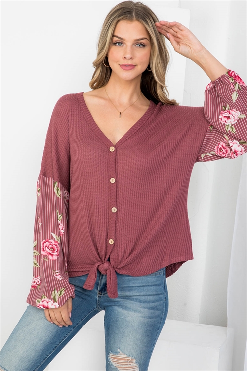 C34-A-1-T62669 DARK MAUVE FLOWER PRINT V-NECKLINE BUTTON DOWN WITH FRONT KNOT TWIST TOP 1-2-2