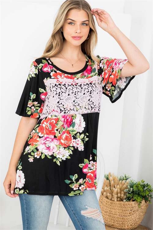 C76-B-1-T62823 BLACK FLORAL PRINT SCOOPED NECKLINE WITH FLORAL LACED FRONT DETAIL TOP 1-1