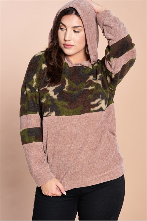 C72-A-1-T63137X-GREEN MAUVE PLUS SIZE CAMO CONTRAST HOODIE TOP 1-3-1