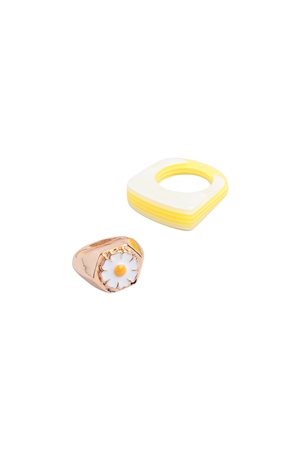 S5-4-3-ERA060GDYEW - DAISY, RESIN COLOR BLOCK 2 RING SET -  GOLD YELLOW/6PCS (NOW $2.00 ONLY!)