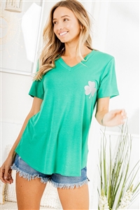 S35-1-1-HM-ET6279-10-KG - SHORT SLEEVE V NECK SOLID TOP WITH CLOVER PRINTED- KELLY GREEN 2-2-2