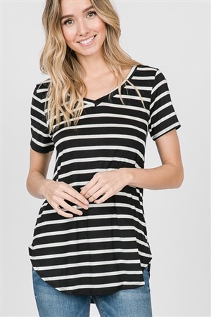 S35-1-1-HM-ST1153-100-BKIV - SHORT SLEEVE V NECK STRIPE PRINT TOP- BLACK IVORY 2-2-2