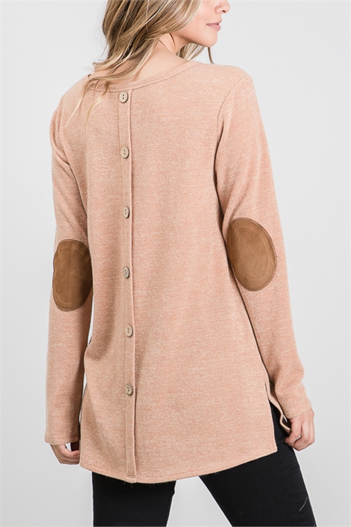 S35-1-1-HM-ST1473-10-CML - ELBOW PATCH AND BUTTON BACK DETAIL TOP- CAMEL 2-2-2