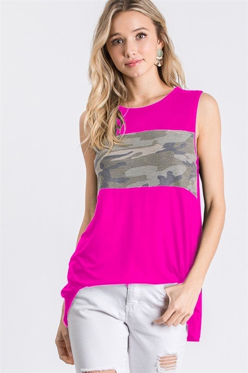 S35-1-1-HM-ST1557-11-FCH - SLEEVELESS SOLID AND CAMO PRINT CONTRAST TOP- FUCHSIA 2-2-2