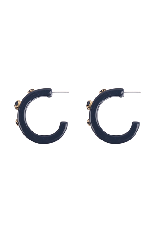 SA4-3-4-JEC023GDNAV - HALF CIRCLE RESIN HOOP W/ GLASS STONE EARRINGS - GOLD NAVY/6PCS