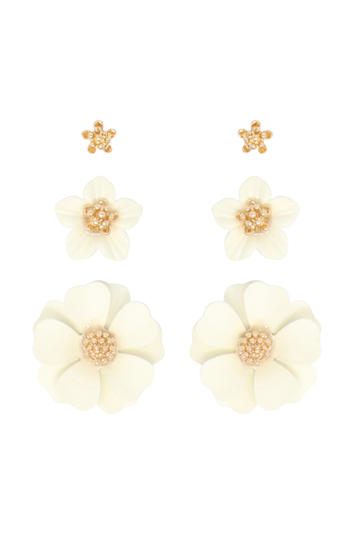 S1-2-3-ME4590GD-IVY - 3 SET FLOWER POST EARRING - GOLD IVORY/6PCS