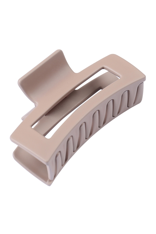 S23-8-6-MH0131-2BRW - RUBBER COATING RECTANGLE HAIR CLAW - BROWN/12PCS
