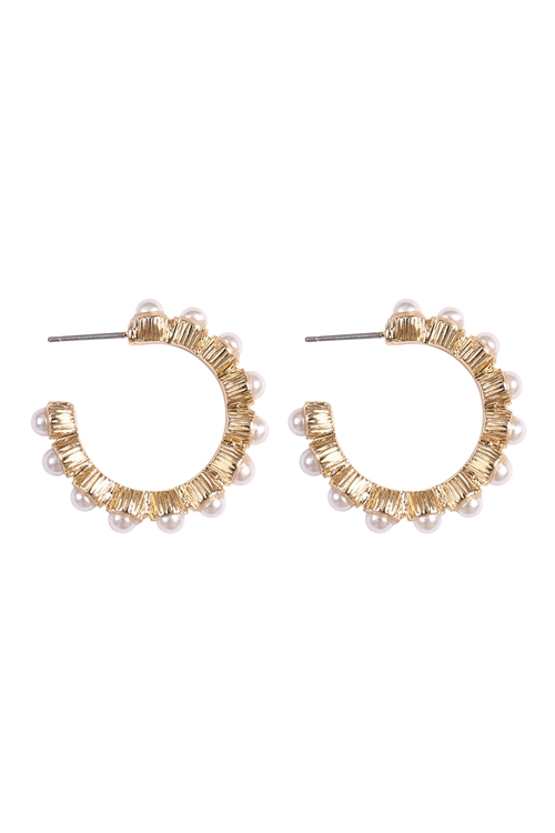 A1-1-1-OED701GDCRM - TEXTURED GOLD PLATED PEARL HOOP EARRINGS-GOLD CREAM/1PC