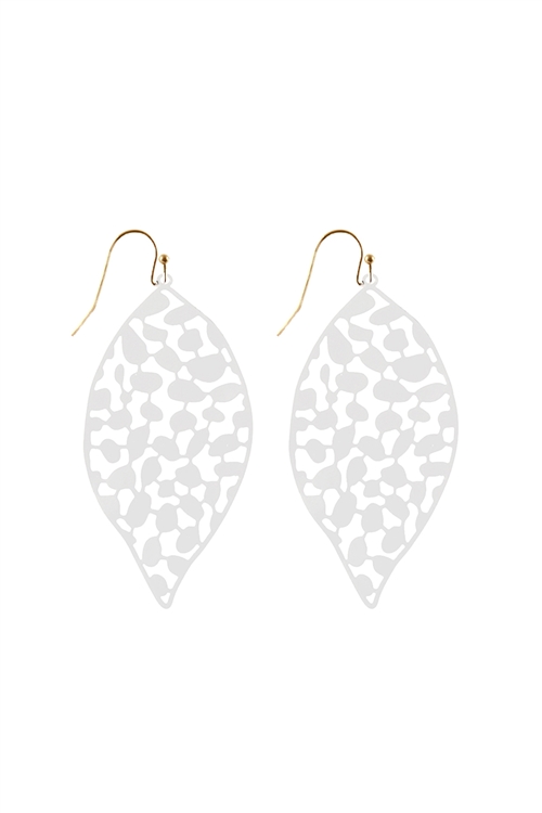 S1-5-3-PE3130WGWHT - METAL FILIGREE FISH HOOK LEAF EARRINGS-WHITE/6PCS