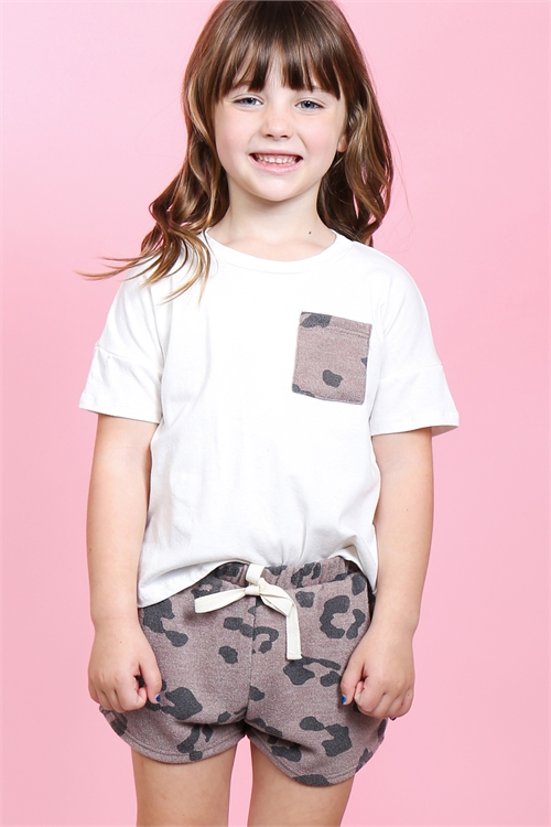 S10-2-4-PPP4058T-IVCC - KIDS GIRLS SOLID TOP LEOPARD POCKET AND SHORTS SET WITH SELF TIE- IVORY/COCO 2-2-2-2