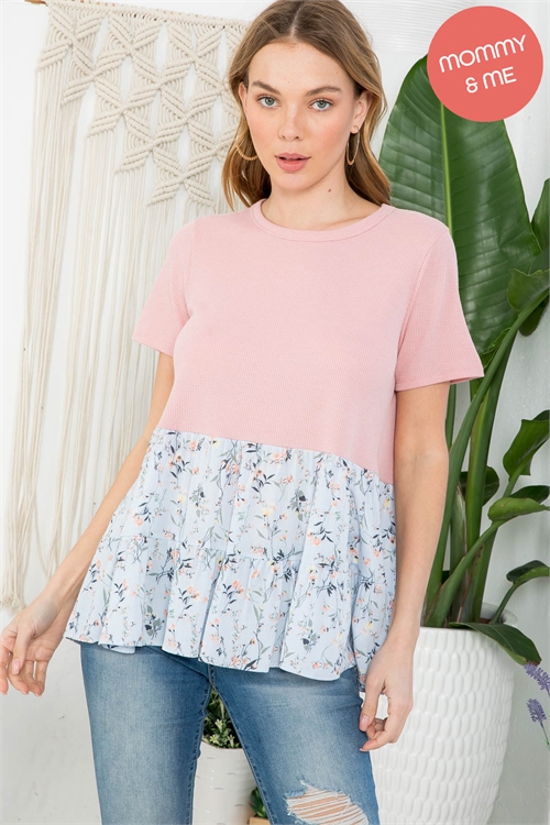 SA3-7-2-PPT20624-DSTPKLTBL-1 - FLORAL HEM CONTRAST SHORT SLEEVE SOLID TOP- DUSTY PINK-LIGHT BLUE 2-2-2