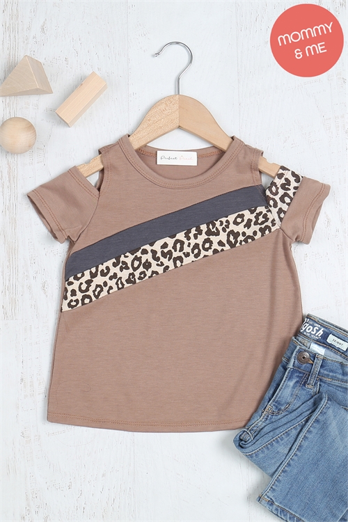 S11-12-1-PPT20677TK-MCNW - KIDS COLD SHOULDER ANIMAL PRINT CONTRAST TOP- MOCHA NEW-TAUPE-GUN METAL 1-1-1-1-1-1-1-1