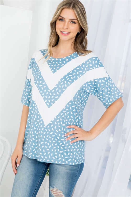 S16-12-2-PPT20972-DSTBLOFW - PLUS SIZE HALF SLEEVE CHEVRON DETAIL PRINTED TOP- DUSTY BLUE/OFF WHITE-IVORY 1-2-2-2 (NOW $3.75 ONLY!)