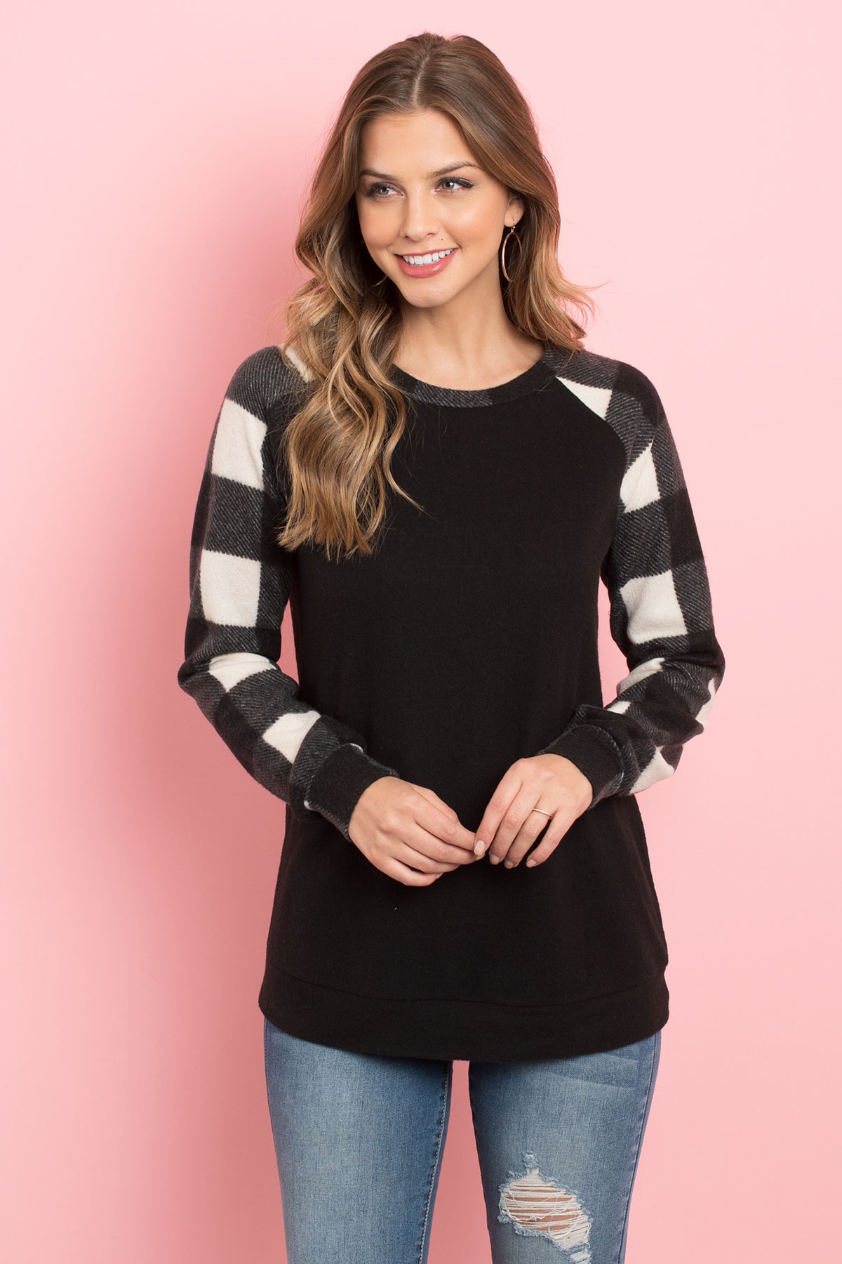 S7-1-4-PPT2120-BKIV - PLAID CONTRAST SLEEVES SOLID HACCI BRUSHED TOP- BLACK/IVORY 1-2-2-2