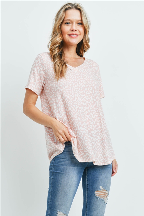 S10-8-2-PPT2187-PKSMK-1 - SHORT SLEEVE V-NECK LEOPARD TOP- PINK SMOKE 2-2-2