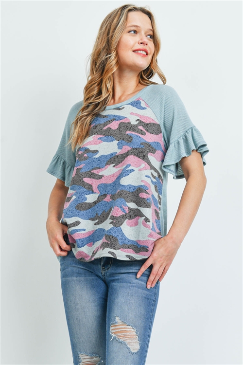 S10-18-3-PPT2237-MVBLAQHZ -CAMO PRINT FRONT RIB DETAIL RUFFLE SLEEVE TOP-MAUVE BLUE/AQUA HAZE 1-2-2-2