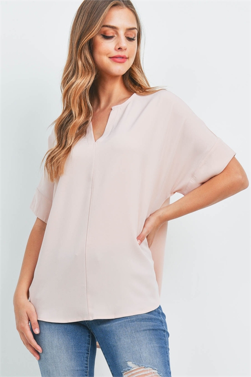 S10-5-3-QT-2704-DSTBLS - HEAVY WOVEN SPAN SPLIT NECK SHORT SLEEVE TOP- DUSTY BLUSH 1-1-2-2