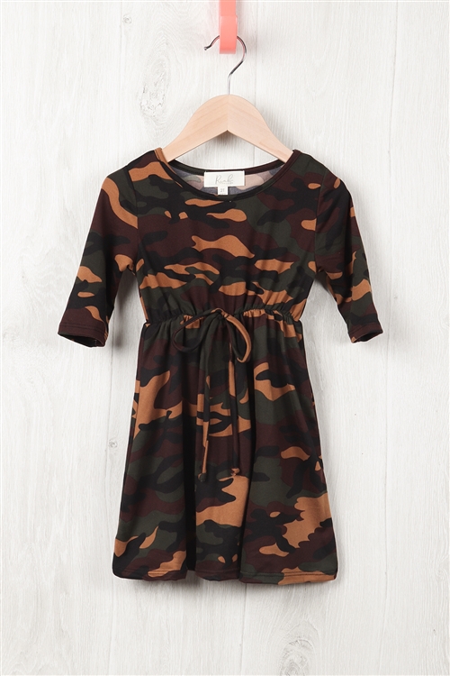 S10-4-3-RFKD1003QS-RCM010-BWN - TODDLER GIRLS QUARTER SLEEVE CINCH WAIST FRONT CAMO DRESS- BROWN 2-2-2-2