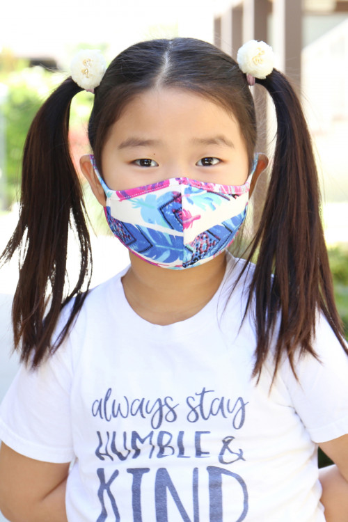 S4-4-2-RFM7001K-RPR023 FUCHSIA BLUE FEATHER PRINTED REUSABLE FACE MASK FOR KIDS/12PCS    *Size not intended for kids 2 years old and below *