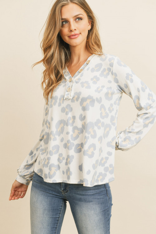 S8-3-1-RFT2407-RAP017-GYBLCMB GRAY BLUE COMBO BUTTON FRONT LONG SLEEVED ANIMAL PRINT TOP 1-2-2-2