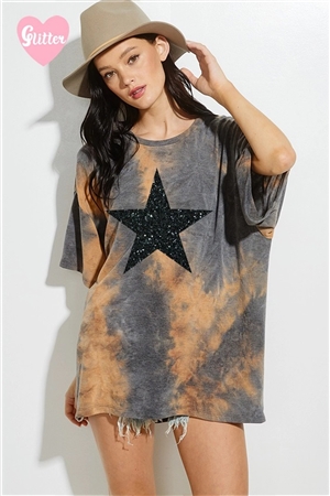 S36-1-1-T969G12247-CMCHR - STAR GLITTER PRINT TIEDYE OVER FIT TOP- CAMEL/CHARCOAL -2-2-2