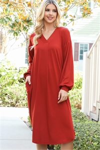 S16-12-2-YMD10075V-RU - SOLID V-NECK LONG SLEEVE DOLPHIN HEM DRESS- RUST 1-2-2-1