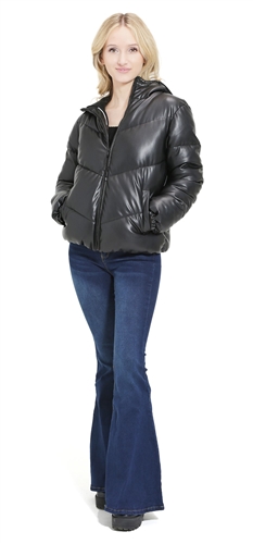 Faux Leather Effect Puffer Jacket w/ Adjustable Hood Long Sleeve Finishing w/ Elastic Live Side Pockets Button Finishing w/ Elastic Front Closure w/ Zipper. Chic & Timeless Cool Weather Look