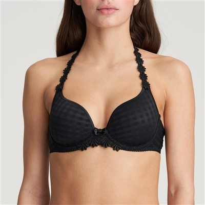 Pre-shaped padded bra with heart-shaped cups. The straps can be worn over the shoulders or around the neck and the straight back with silicone band provides extra support.