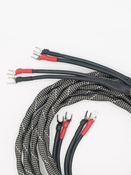 Vovox Sonorus Drive Speaker Cables w/ High-Quality Rhodium-Coated Spades | Pair (4.9 feet)