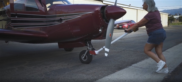 Mooney powered aircraft tug