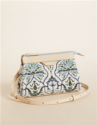 Women's Spartina 449 Annie Crossbody Wristlet in Hamilton Rug Print.