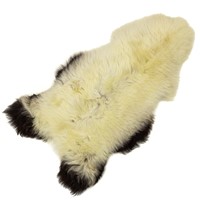 Thick Ivory w Black Short Soft Sheepskin