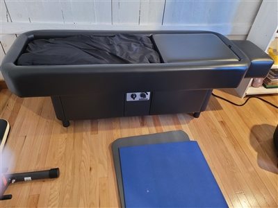 Used Comfort Wave S10 Hydromassage Table