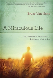 Miraculous Life by Van Natta: 9781616386795