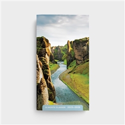 2025 Travel Landscape 28-Month Planner: 9798886026573