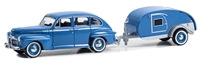 Greenlight Collectibles Hitch & Tow Series 30 - 1942 Ford Fordor SDX with Tear Drop Trailer