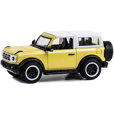 Greenlight Collectibles Showroom Floor Series 3 - 2023 Ford Bronco Sport Heritage Edition