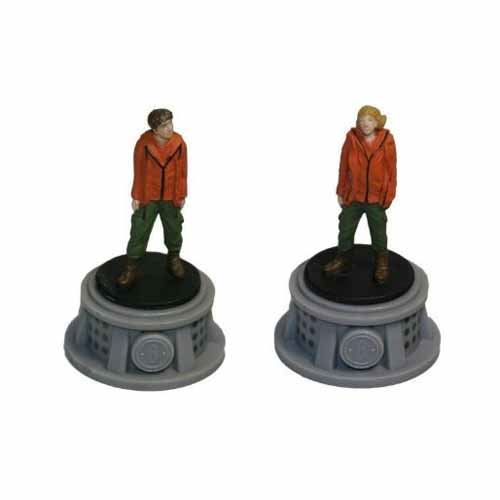 Bundle - 2 Items - The Hunger Games Figurines - Set of 2 Tributes - District 6